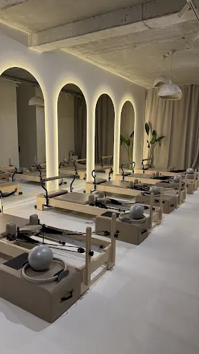 SELF STUDIO pilates & more